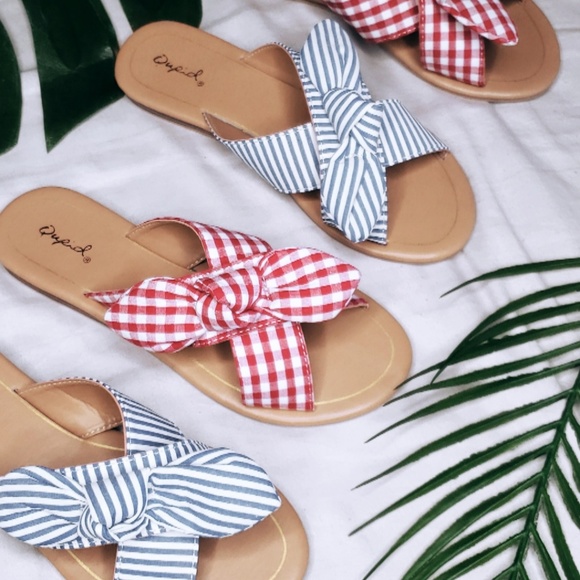 🚨SALE//The Effie// Red & White stripe Bow Sandals - Picture 2 of 8